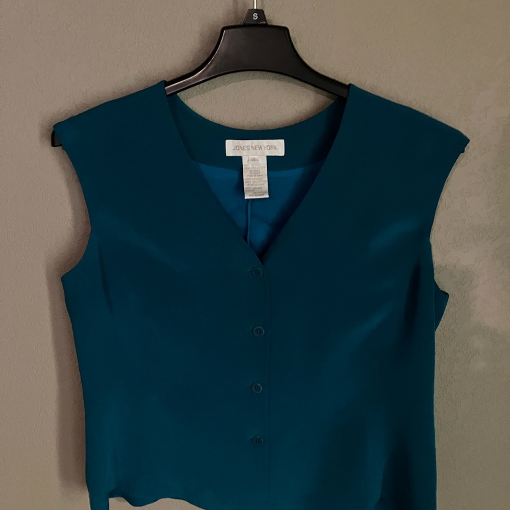 Jones New York Blue Crop Top V-neck vest 100% silk size 14
